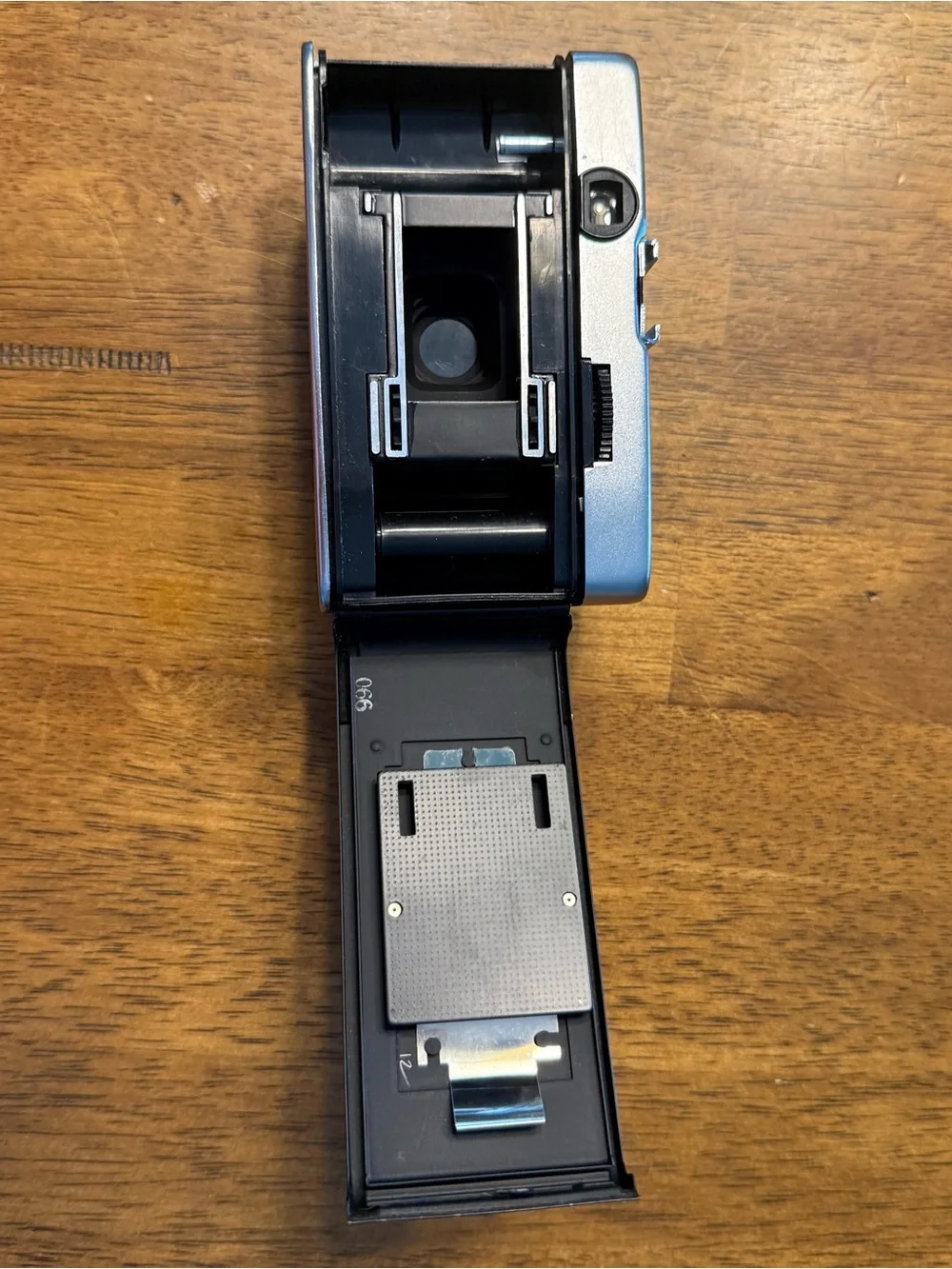Vintage Anastigmat 40mm 135E Film Camera - Black & Silver